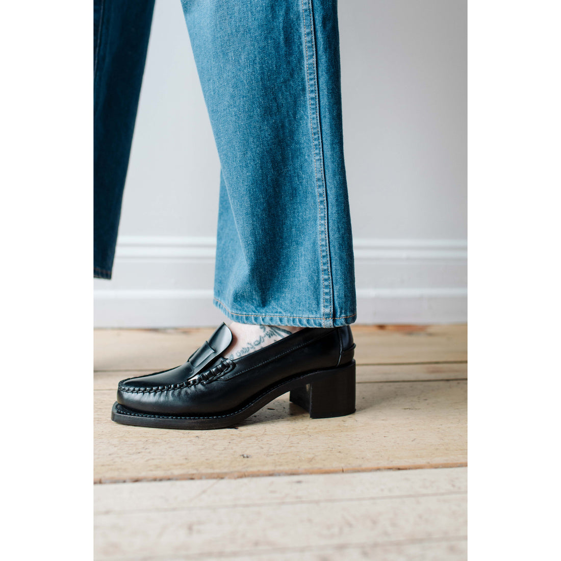 Hereu Sineu Heeled Loafer in Black