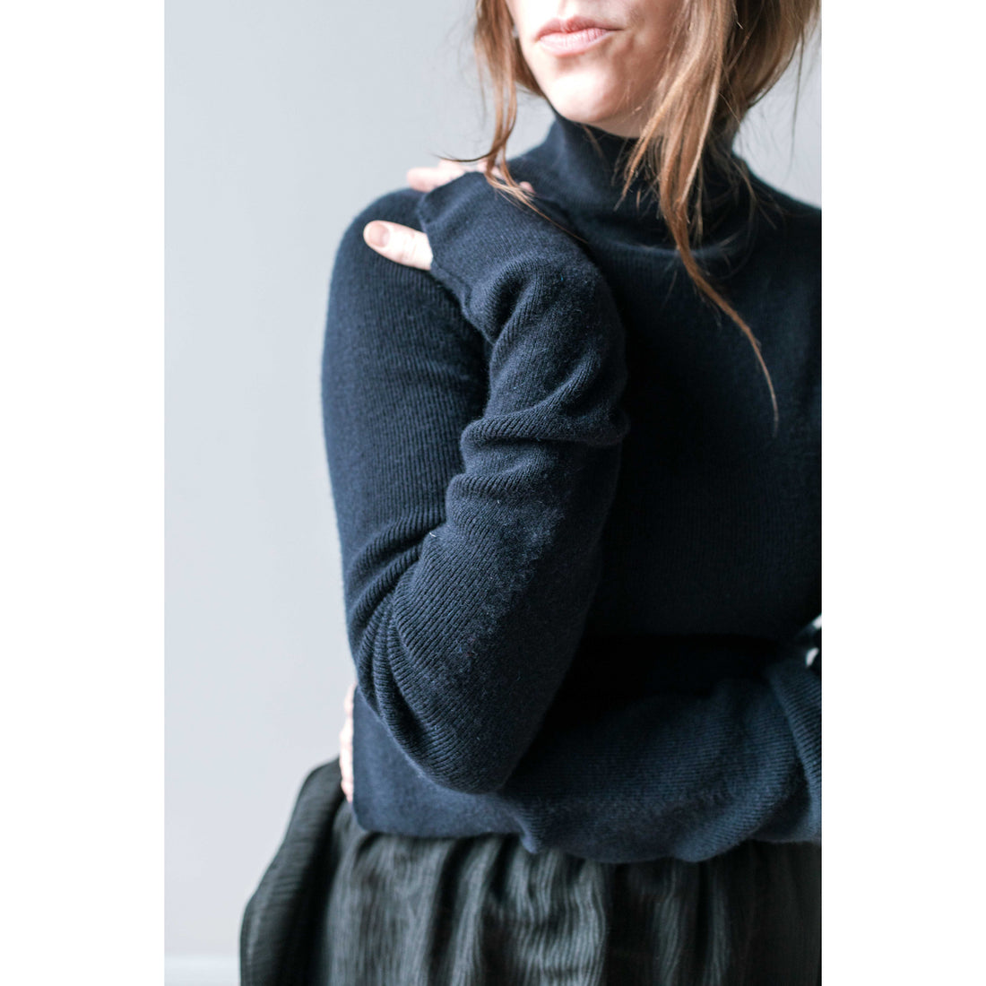 Extreme Cashmere Skin Turtleneck in Navy