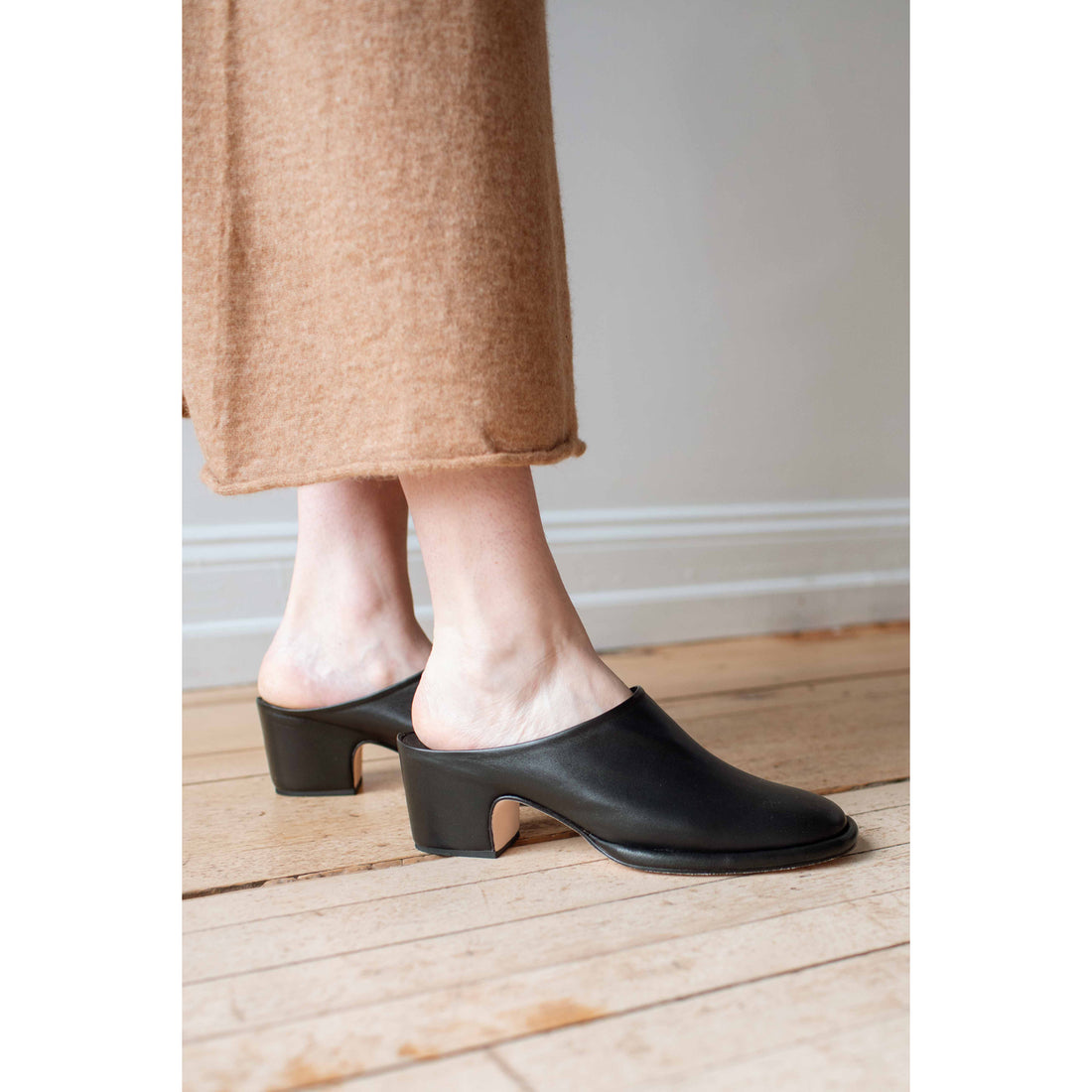 Lauren Manoogian Arch Mule in Black