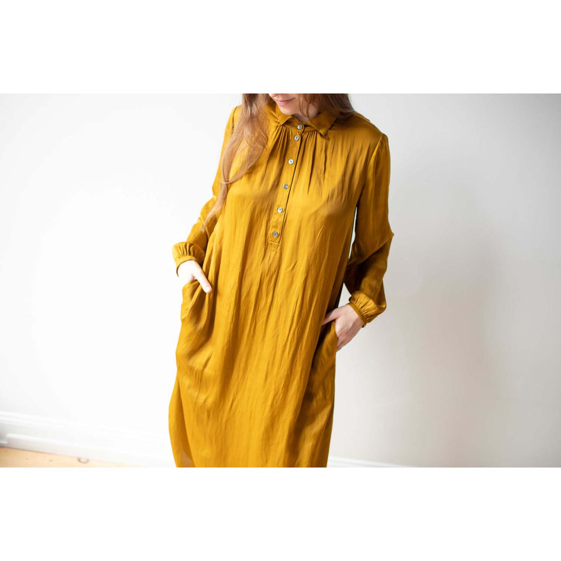 Raquel Allegra Vivienne Dress in Gold