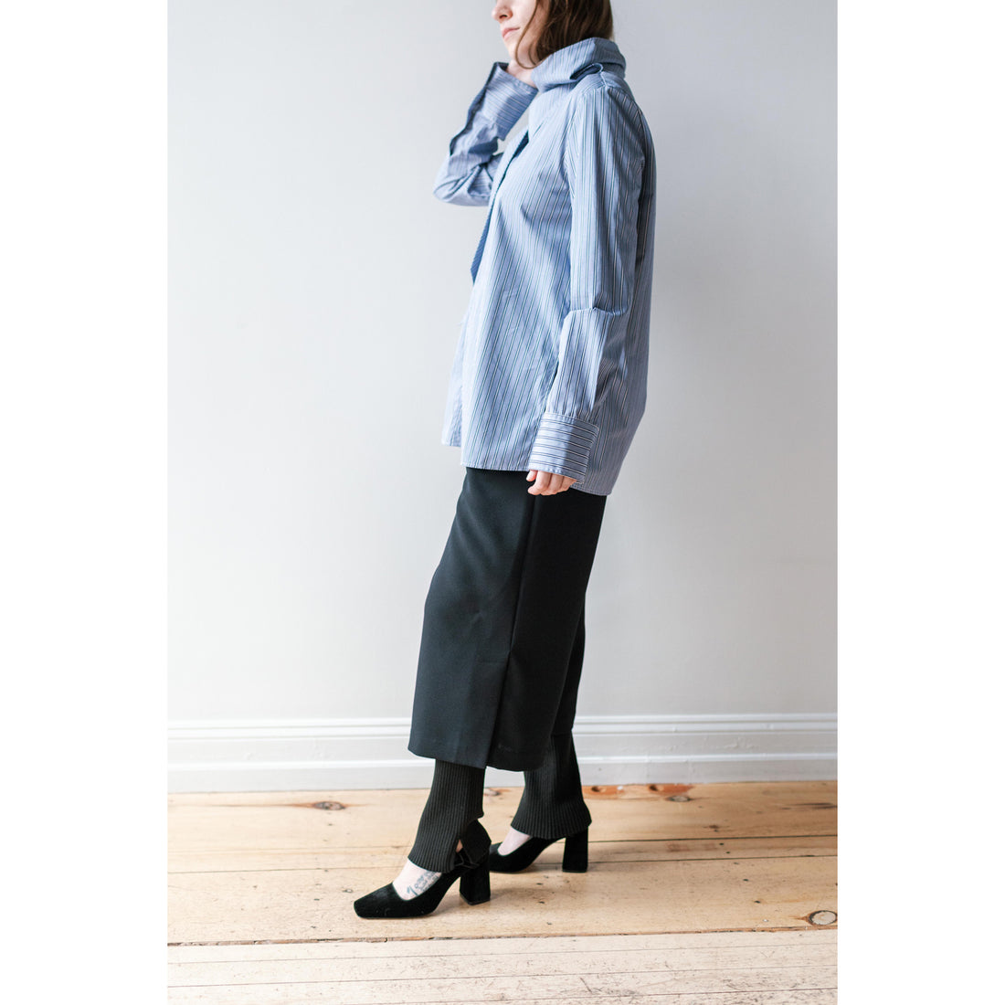 Kaarem Bambu Split Leg Pant in Black Blue