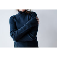 Extreme Cashmere Skin Turtleneck in Navy