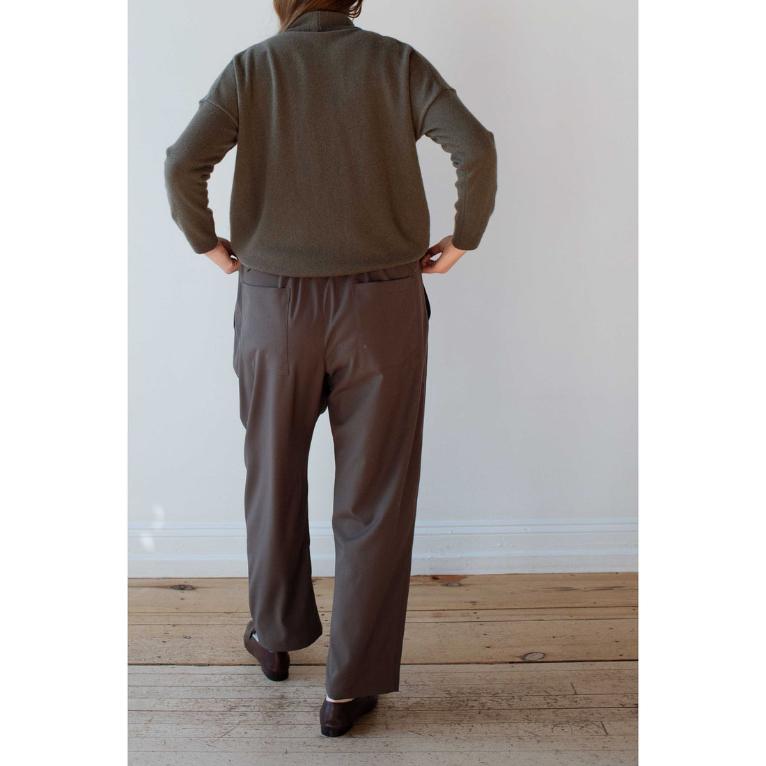 Grei Pleated Cruiser Pant in Dark Taupe