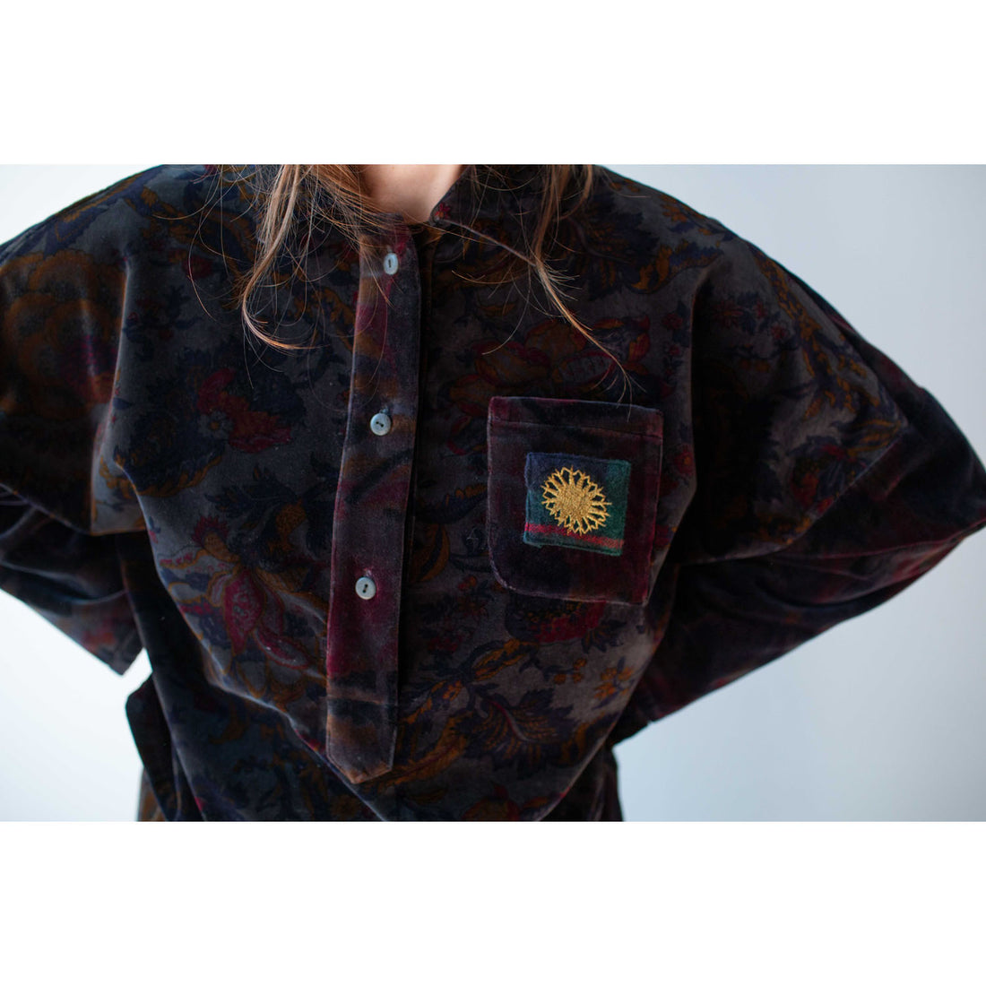 Anntian Velvet Shirt in Darkblue with Flowers