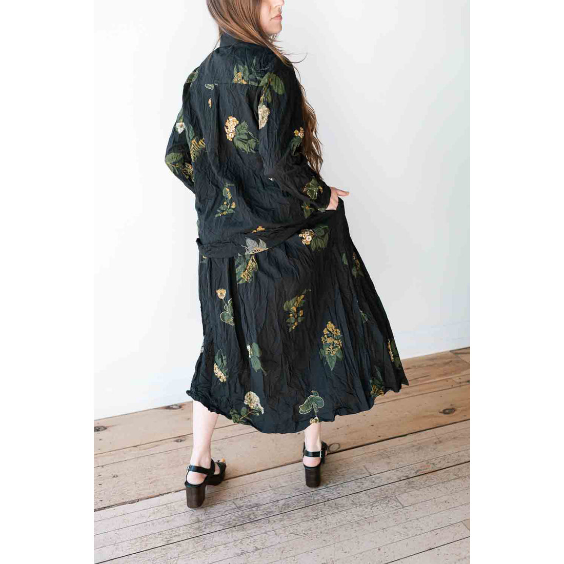 Pas de Calais Summer Botanical Print Skirt in Black