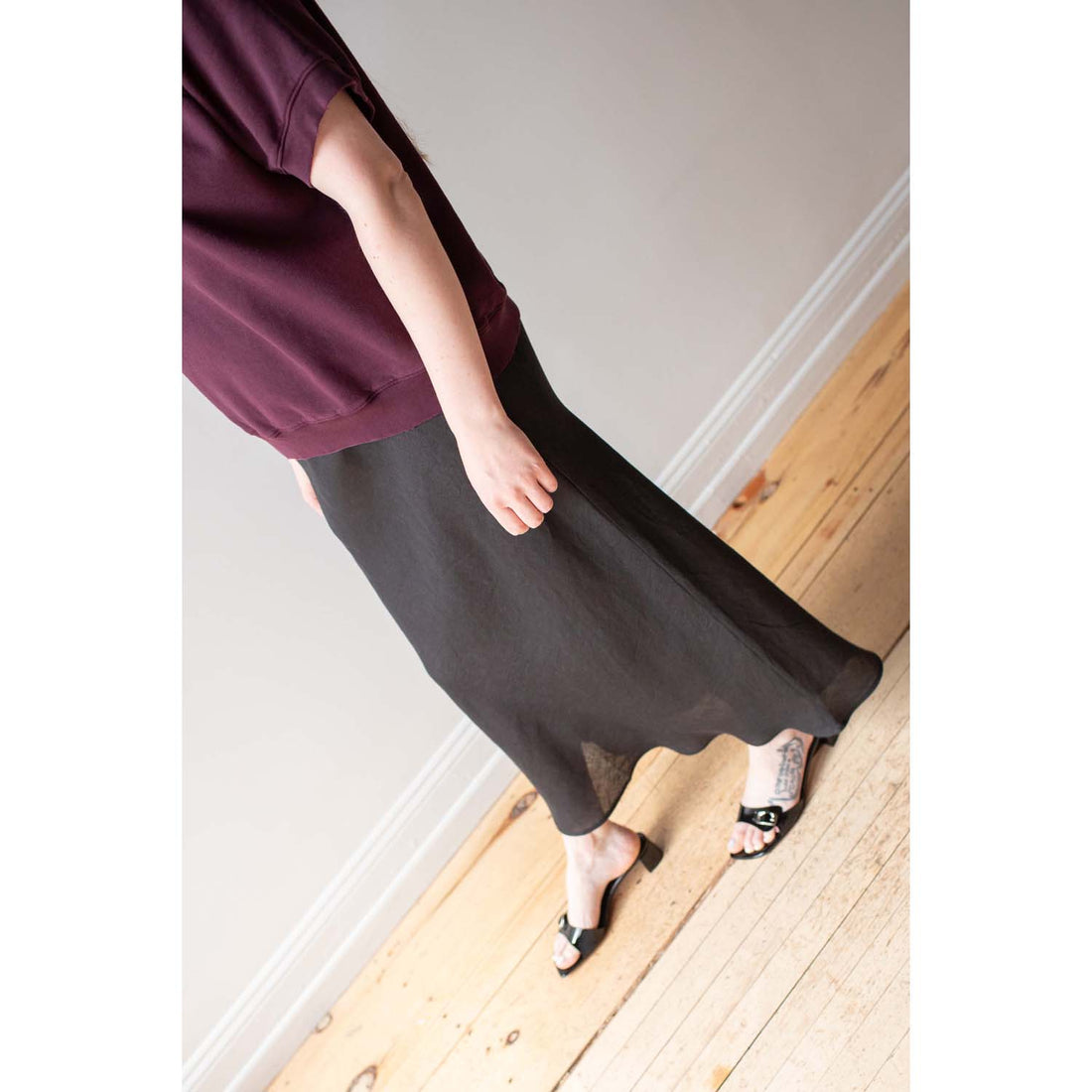 Baserange Dydine Skirt in Black