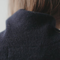 Extreme Cashmere Skin Turtleneck in Navy