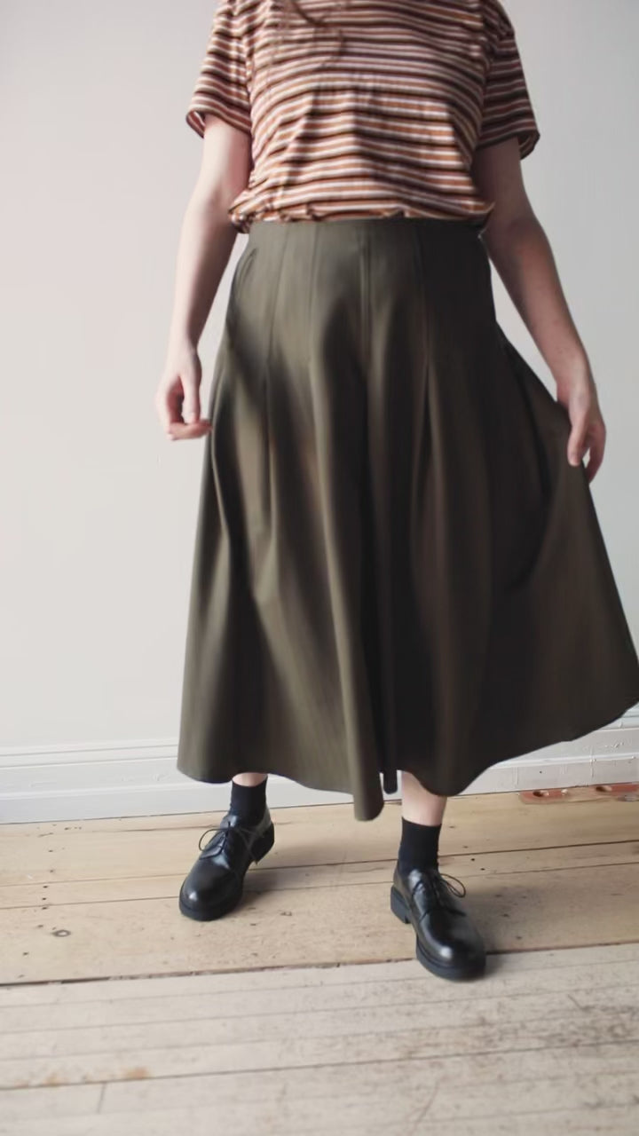 Kallmeyer Dakota Pleated Skirt in Dark Olive